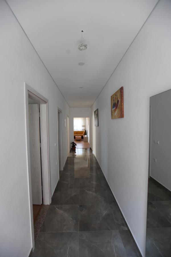 Mane Apartments Sarandë Buitenkant foto