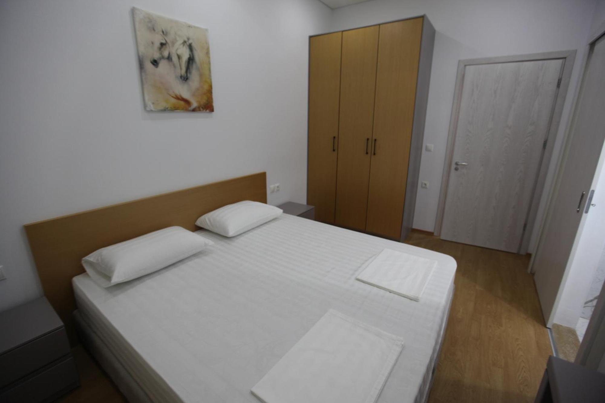 Mane Apartments Sarandë Buitenkant foto