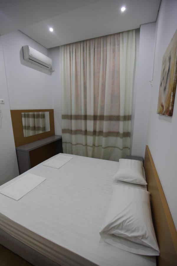Mane Apartments Sarandë Buitenkant foto