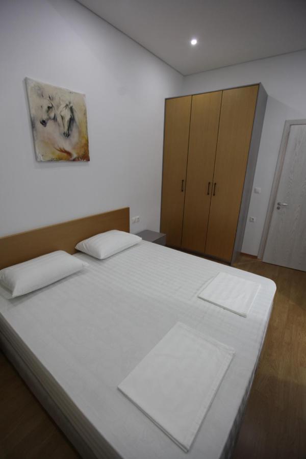 Mane Apartments Sarandë Buitenkant foto