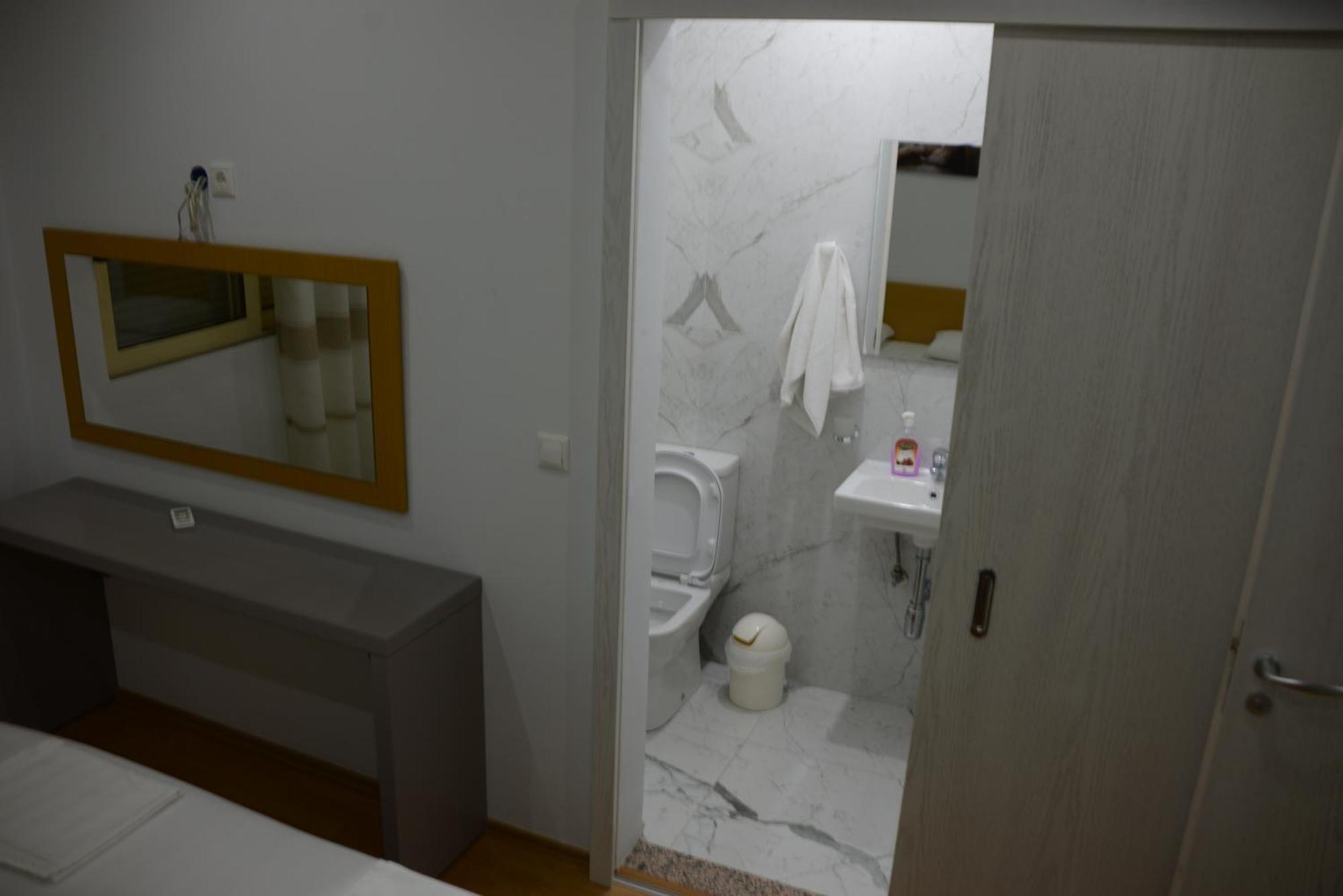Mane Apartments Sarandë Buitenkant foto
