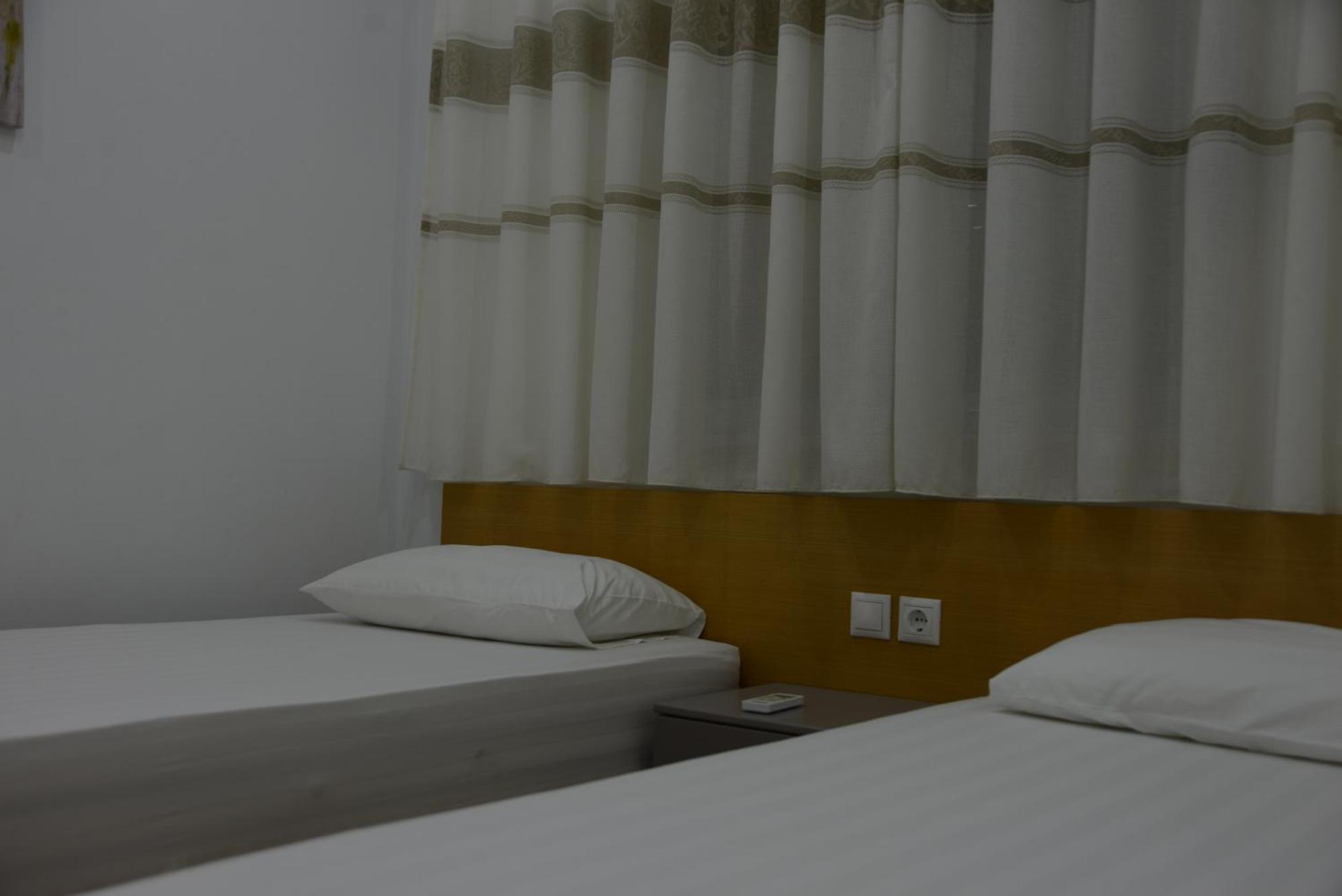 Mane Apartments Sarandë Buitenkant foto