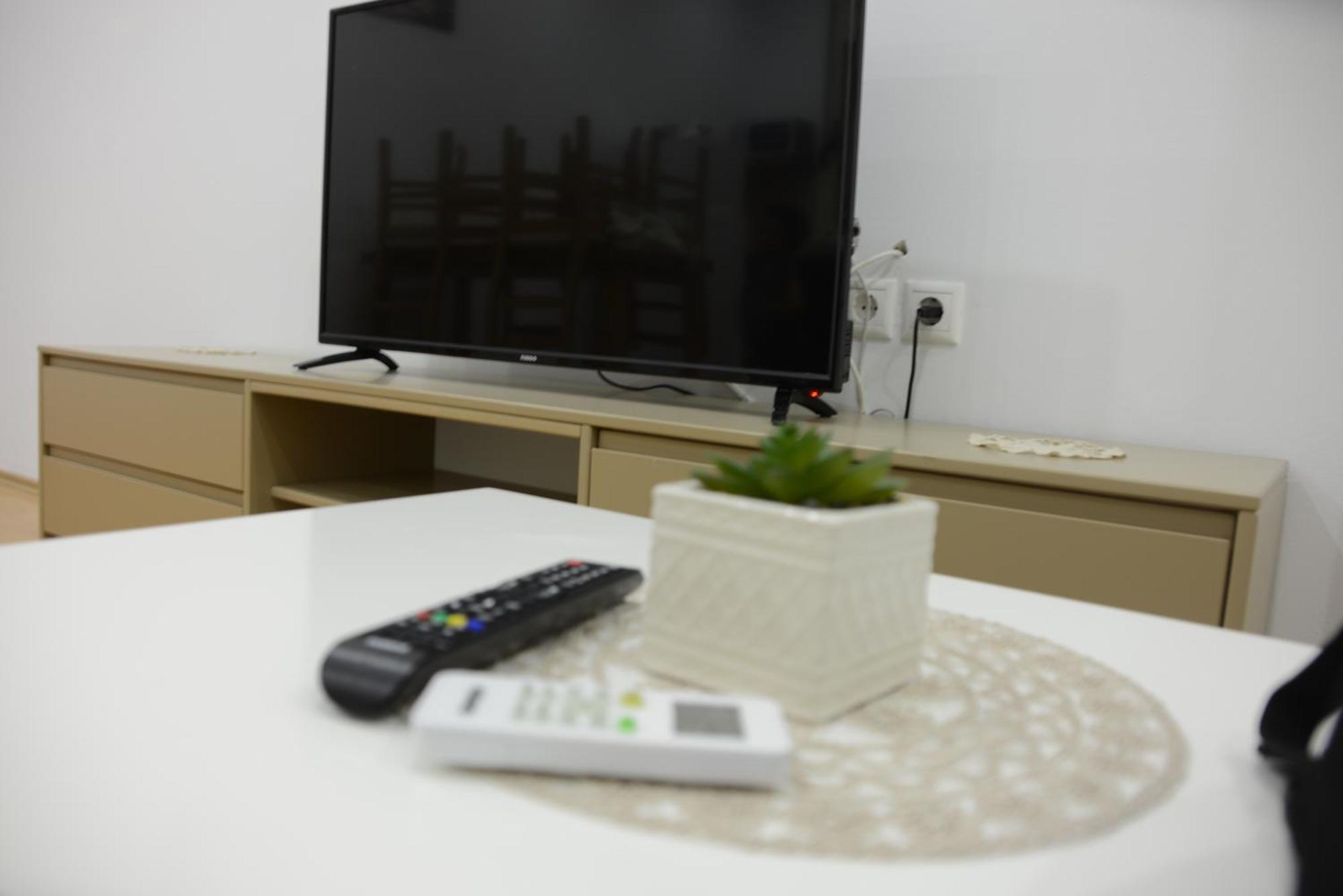 Mane Apartments Sarandë Buitenkant foto